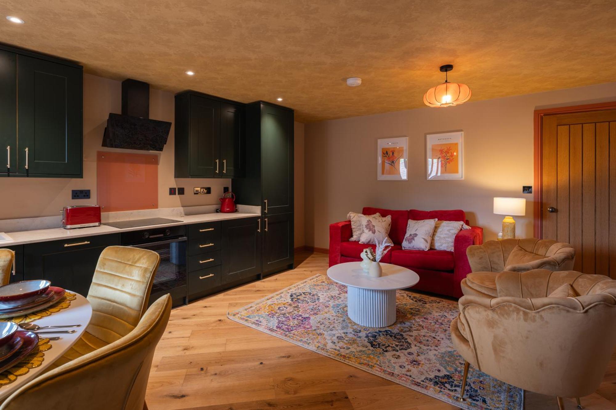 Gray - 2 Bedroom Luxury By Mint Apartment