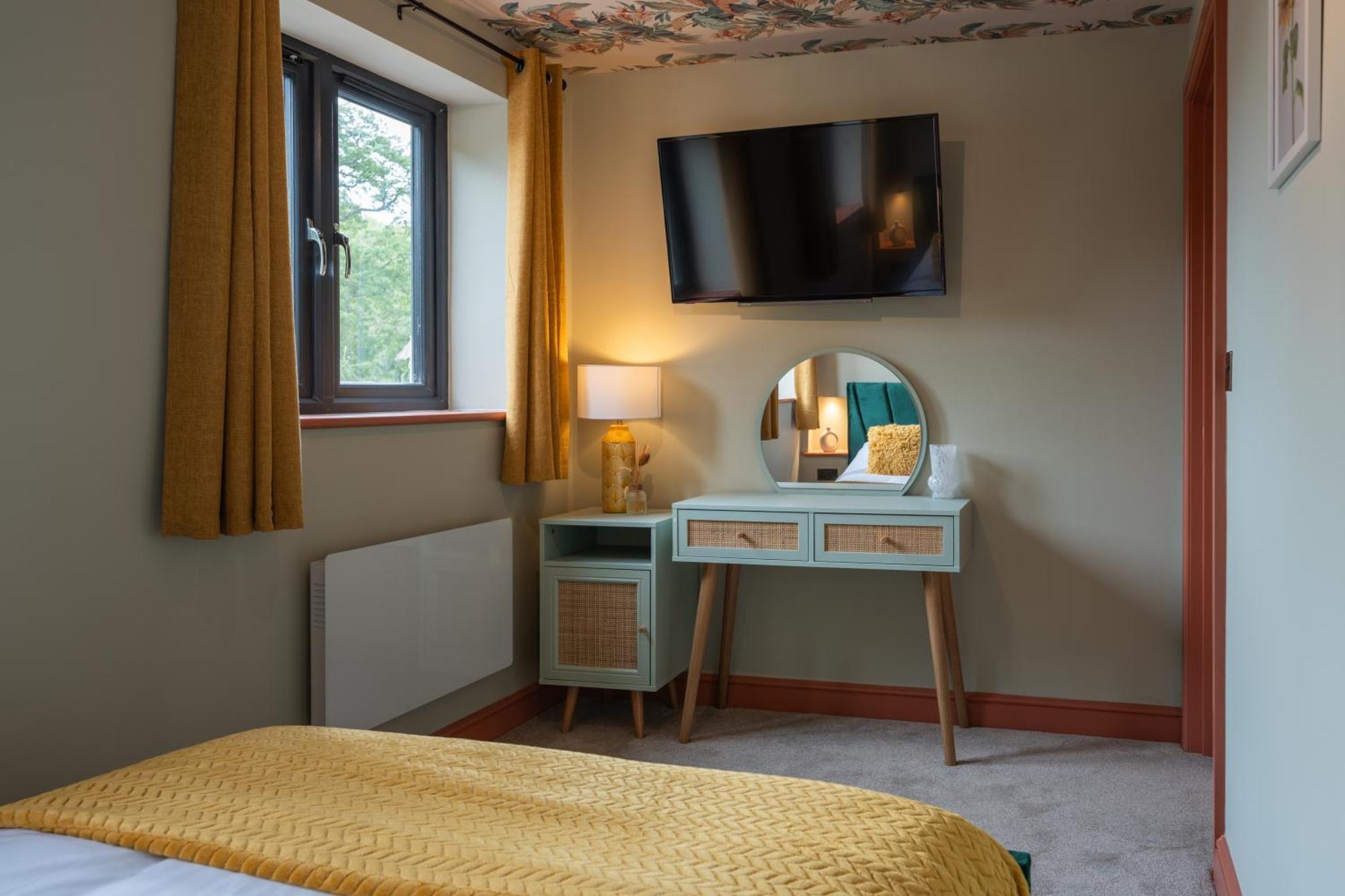 Gray - 2 Bedroom Luxury By Mint Apartment Bristol